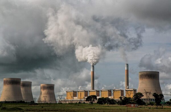 Governo tenta avançar com debates sobre fim dos fósseis na COP30