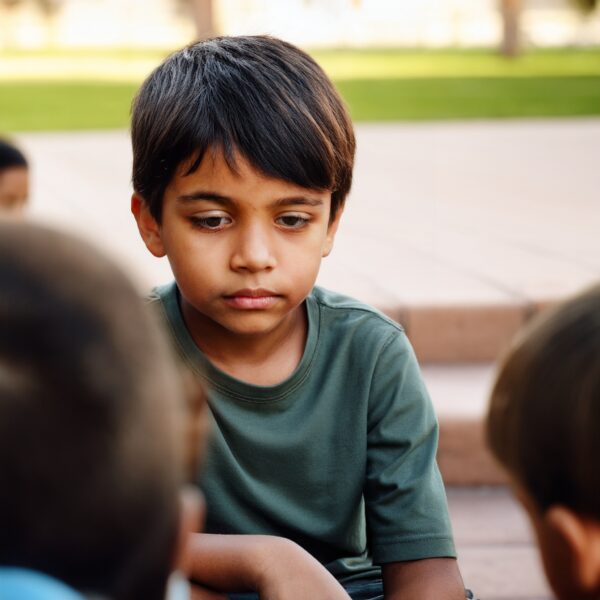 Crianças que falam, mas não se comunicam: o novo desafio da era digital