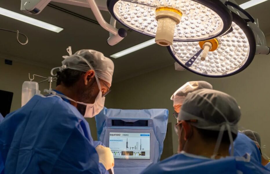 Tecnologia GPS é utilizada em cirurgia de prótese de ombro no RS