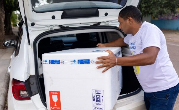 Gestantes a partir de 28 semanas podem se vacinar contra a bronquiolite nesta quarta (17)