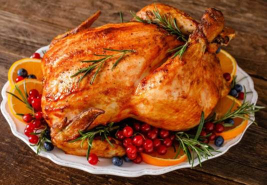 Peru ressecado nunca mais: Veja dicas para acertar no ponto da ave e virar chef do Natal