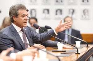 Beto Richa quer incluir Apaes no SUAS