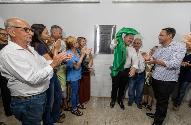 Cláudio Ferreira inaugura escola e destaca importância de pioneiros na construção da cidade
