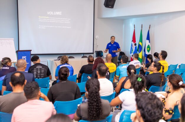 Capacitação reúne professores e estagiários do esporte em Rondonópolis