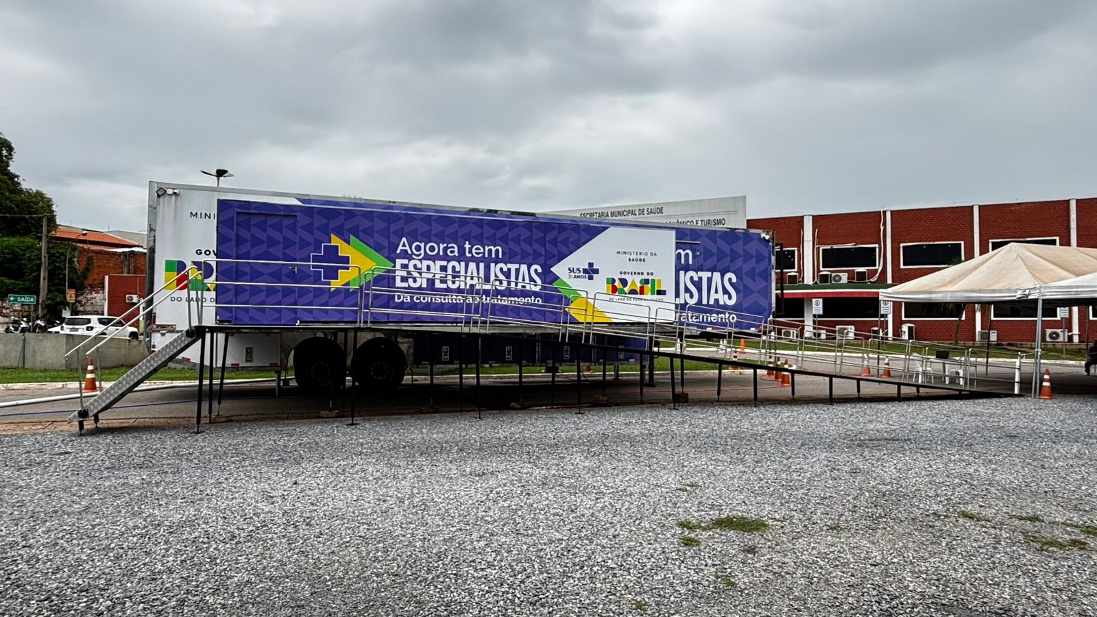 Em sete dias de atendimento, carreta de saúde da mulher do Agora Tem Especialistas em Várzea Grande já atendeu mais de 400 mulheres