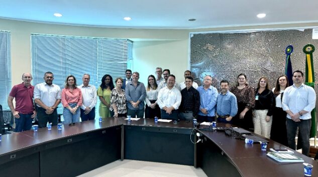 Prefeito recebe Santa Casa para discutir soluções de financiamento para a instituição