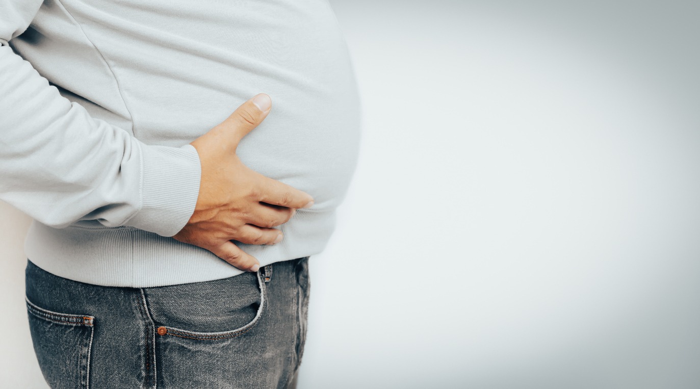 Barriga estufada no fim do dia? Entenda o que pode estar por trás desse incômodo