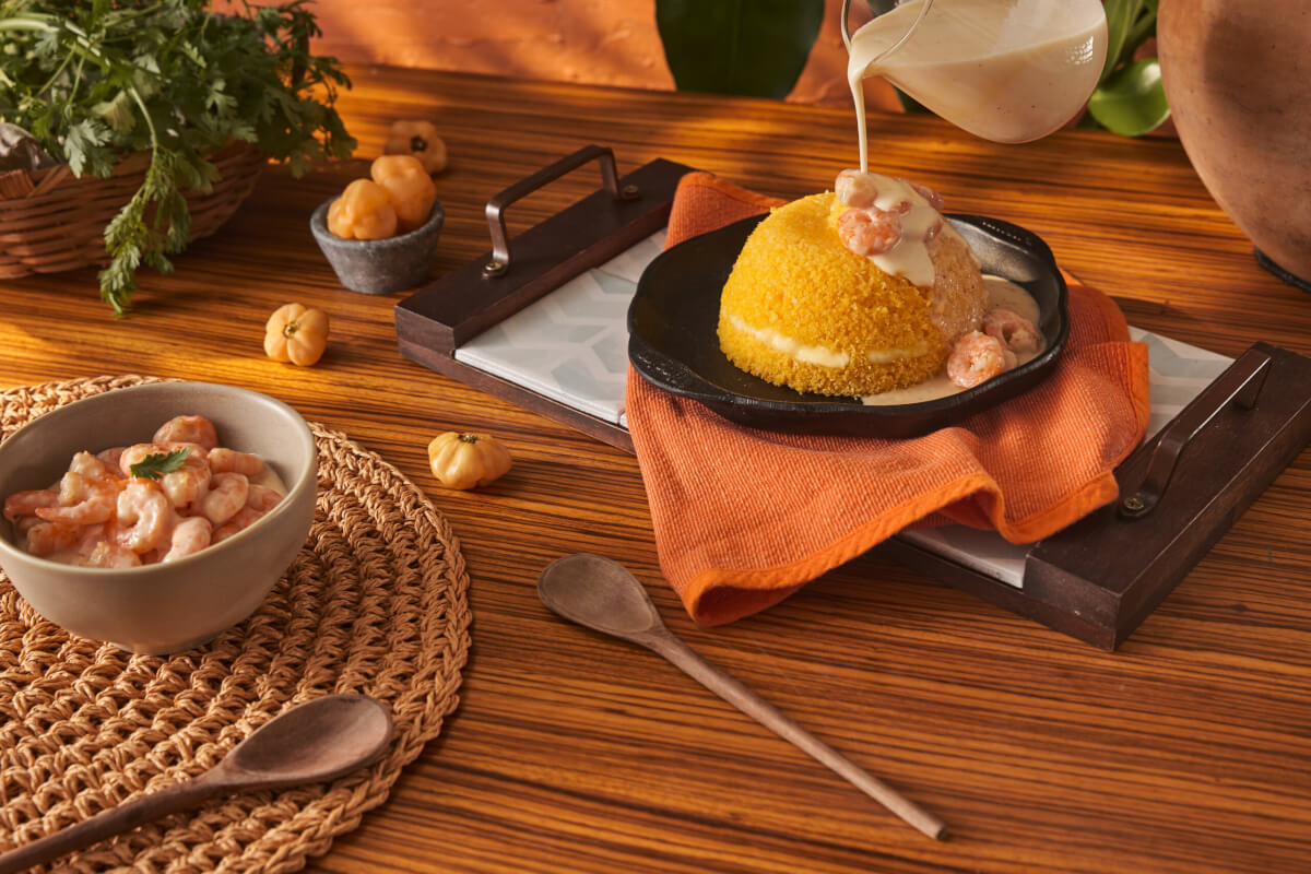 Aprenda a fazer Cuscuz com Camarão no Leite e Coco e Bolinho de Cuscuz de Micro-ondas