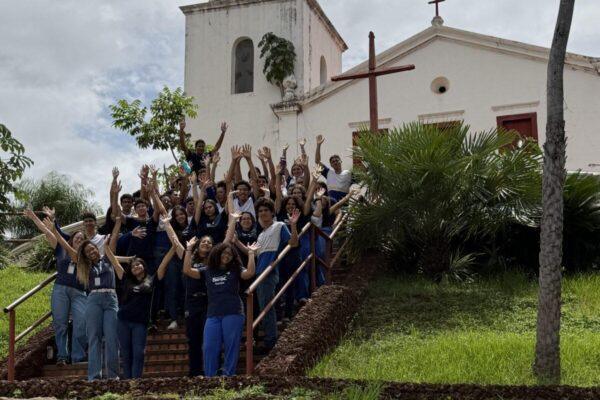 Sesc Escola promove aula em campo com estudantes do Ensino Médio em Cuiabá