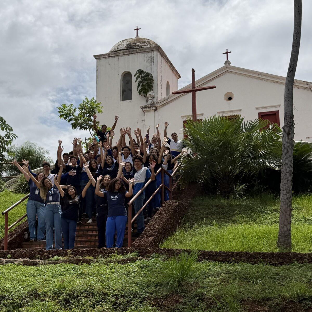 Sesc Escola promove aula em campo com estudantes do Ensino Médio em Cuiabá