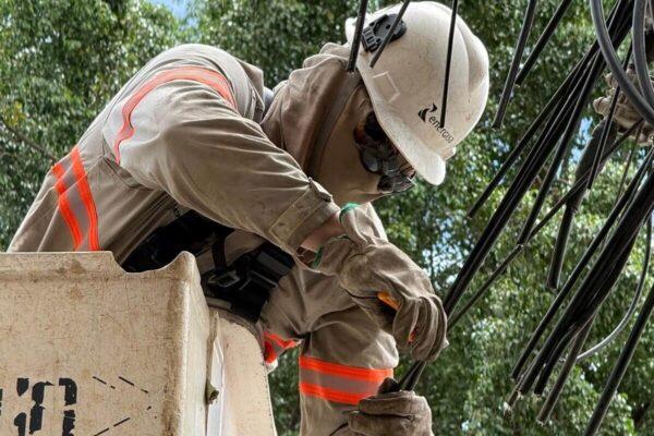 Operação Telefone Sem Fio: Pontes e Lacerda recebe mutirão para retirada de cabos irregulares