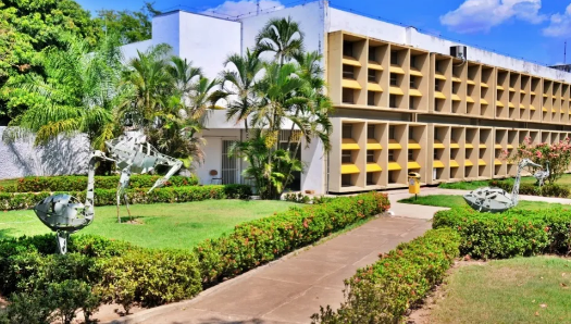 UFMT abre concurso para professores com salários de até R$ 14,2 mil