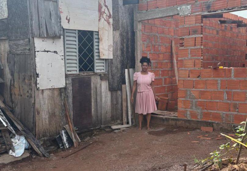 Rondonópolis | Campanha busca garantir moradia digna para mulher que vive em condições precárias