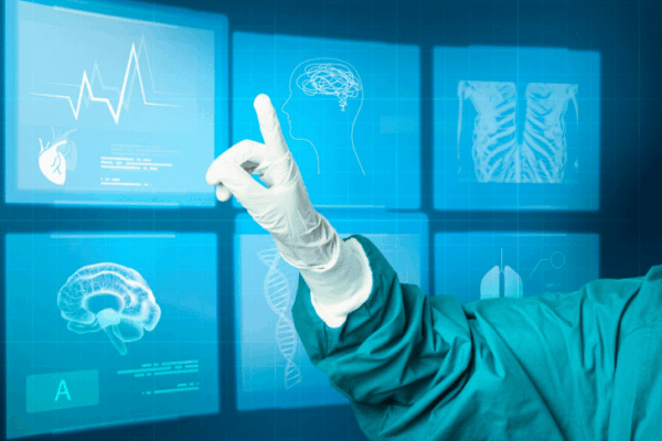 Prescrição em menos de 30 segundos: como a IA está mudando a rotina dos médicos no Brasil 