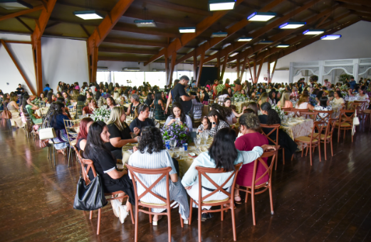 Rondonópolis | Evento reúne servidoras municipais da Educação em celebração ao mês da mulher