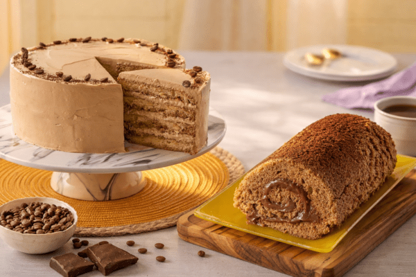 Dia Mundial do Café: Aprenda a fazer um Bolo Moka e um Rocambole de Café com Recheio Cremoso de Chocolate