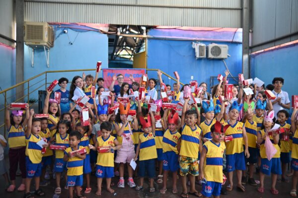 Alunos de Cuiabá trocam sala de aula por lições de afeto na Páscoa