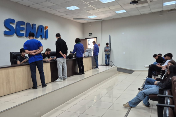 Alistamento Jovem | Justiça Eleitoral leva atendimento ao Senai de Rondonópolis