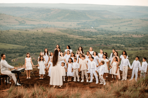 Evento gratuito em Rondonópolis resgata brincadeiras de infância e promete emocionar famílias neste sábado