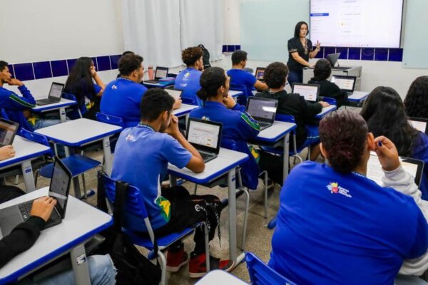 Seduc MT abre 3 mil vagas para pós-graduação e formação em autismo para profissionais da educação