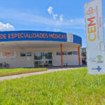 Centro de Especialidades Médicas amplia atendimentos e ultrapassa média de 2,2 mil consultas mensais em Cáceres Zerando fila de espera