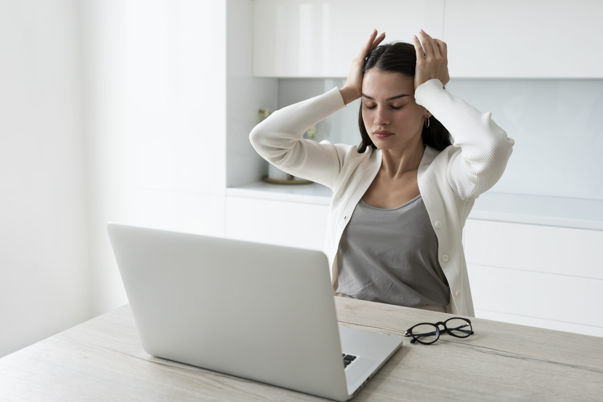 Nova NR1 impulsiona uso de inteligência de dados para identificar riscos psicossociais no ambiente de trabalho saude mental