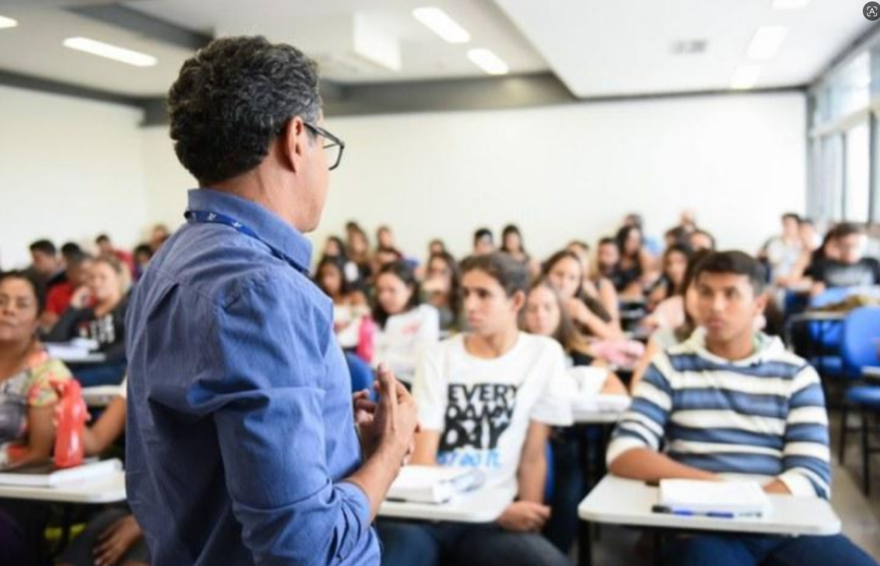 Senado aprova aumento de penas para crimes contra professores e profissionais da saúde; agressões podem ter punição dobrada Screenshot_808