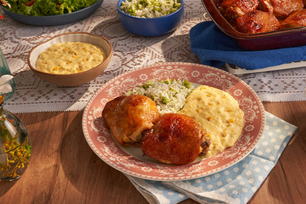 Receita de Sobrecoxa de Frango Assada com Creme de Milho para o Dia dos Avós