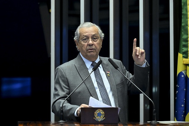 Senador Jayme Campos vota favoravelmente à aposentadoria especial de agentes de saúde image001 (23)