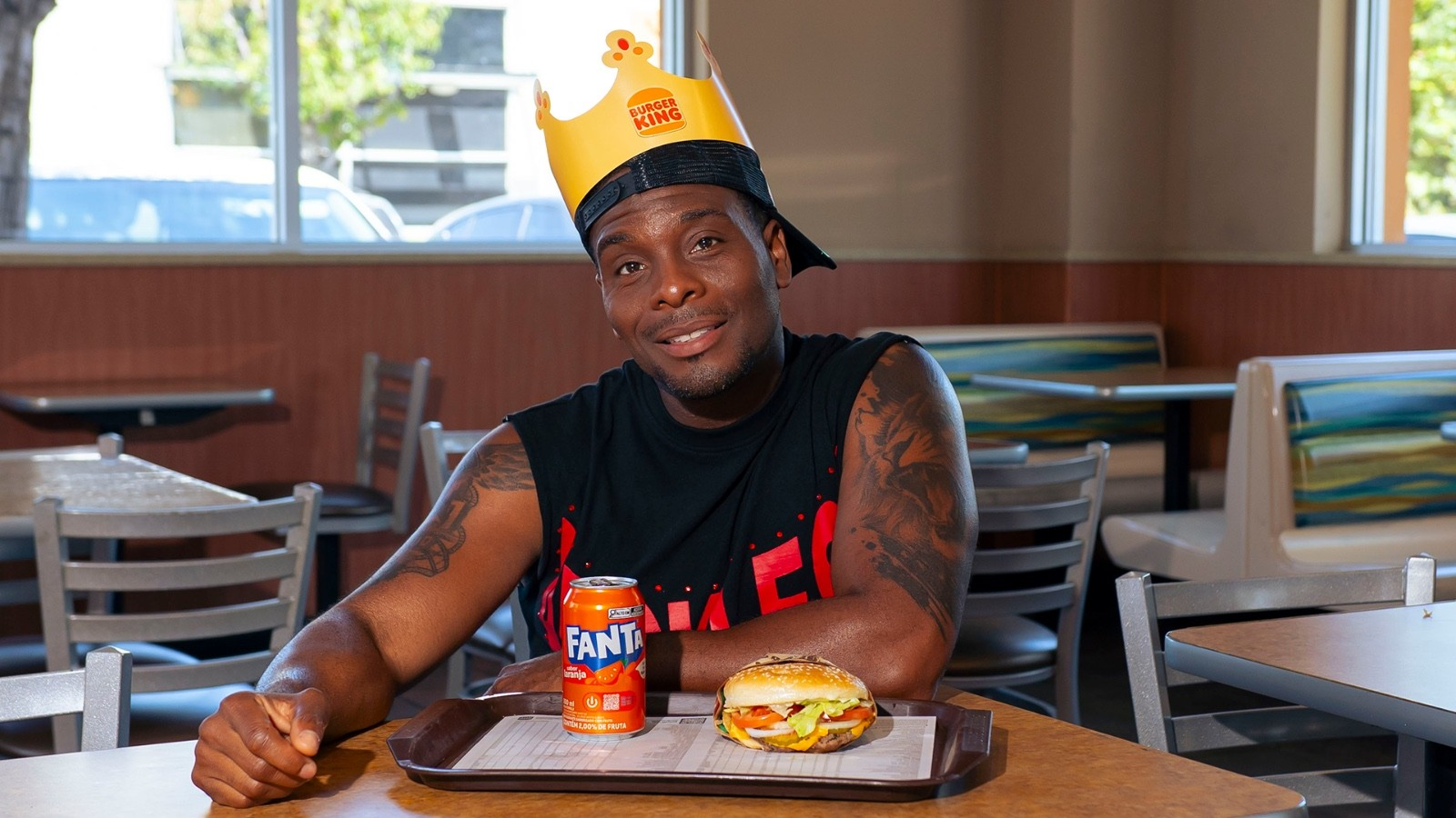 Burger King® apresenta Fanta como seu novo refrigerante e lança campanha com o ator Kel no clima das sitcoms: “Quem ama Fanta Laranja? Eu amo Fanta Laranja!” unnamed (51)