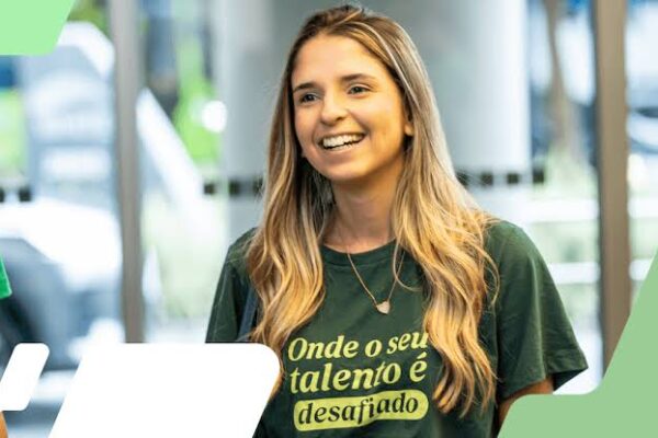 Stone abre inscrições para programa de trainee com salário de R$ 8,5 mil e vagas em todo o Brasil