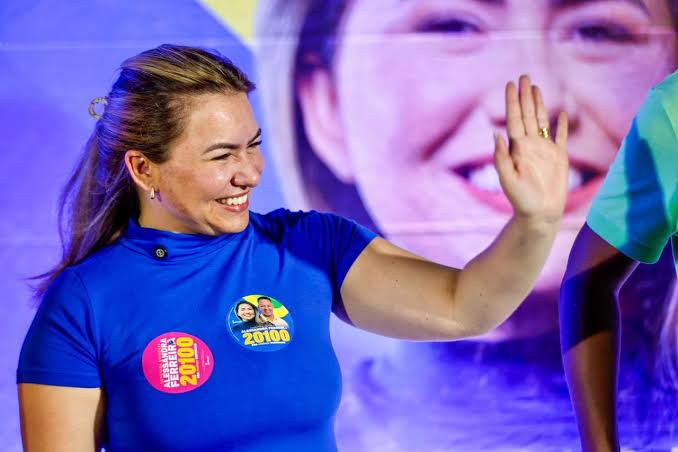 Alessandra Ferreira é eleita deputada estadual e faz história por Rondonópolis images (1)