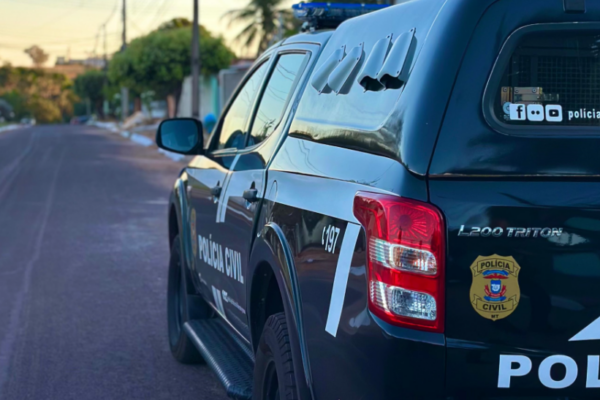 Empresário com mandado de prisão por roubo é preso ao ir à delegacia pagar fiança de funcionário em MT